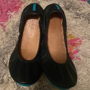 Almost new Black Tieks